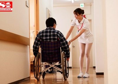 Bệnh nhân số hưởng được chén nữ y tá Ichika Hoshimiya nứng lồn